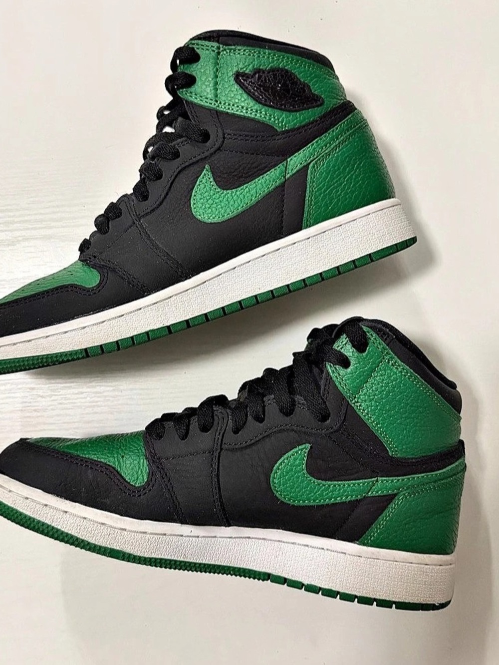 Nike Air Jordan 1 Retro High “Pine Green”